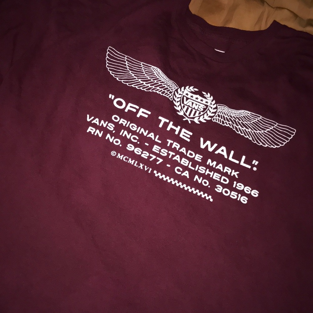Men’s vans maroon T-shirt
